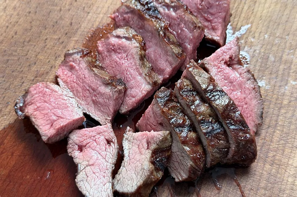 Saftiges Flat Iron Steak vom Enders eURBAN Pro 2 Turbo Elektrogrill