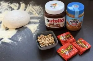 Peanut Butter Cup Pizza mit Nutella und Erdnüssen 7 Peanut Butter Cup Pizza mit Nutella 01
